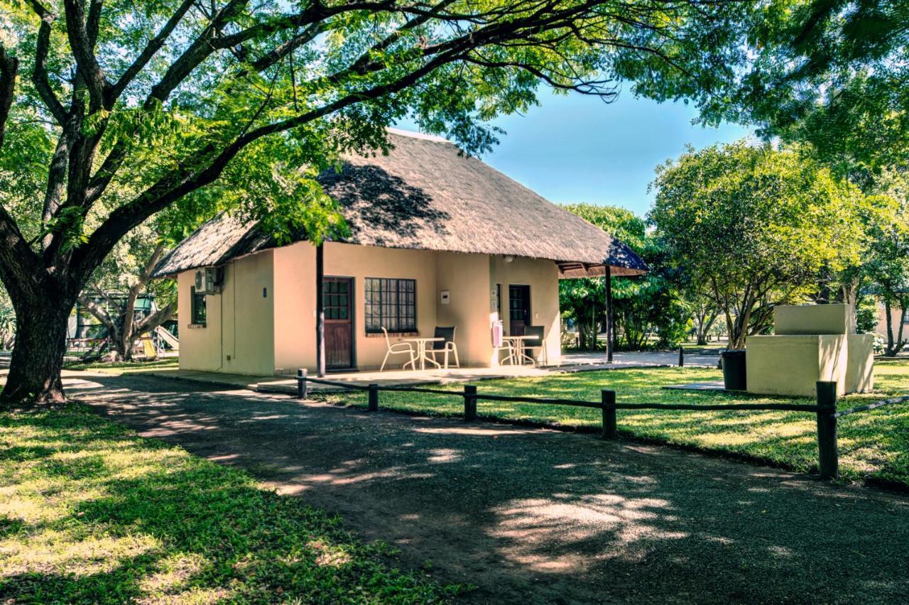Komati River Chalets Komatipoort Ngoại thất bức ảnh