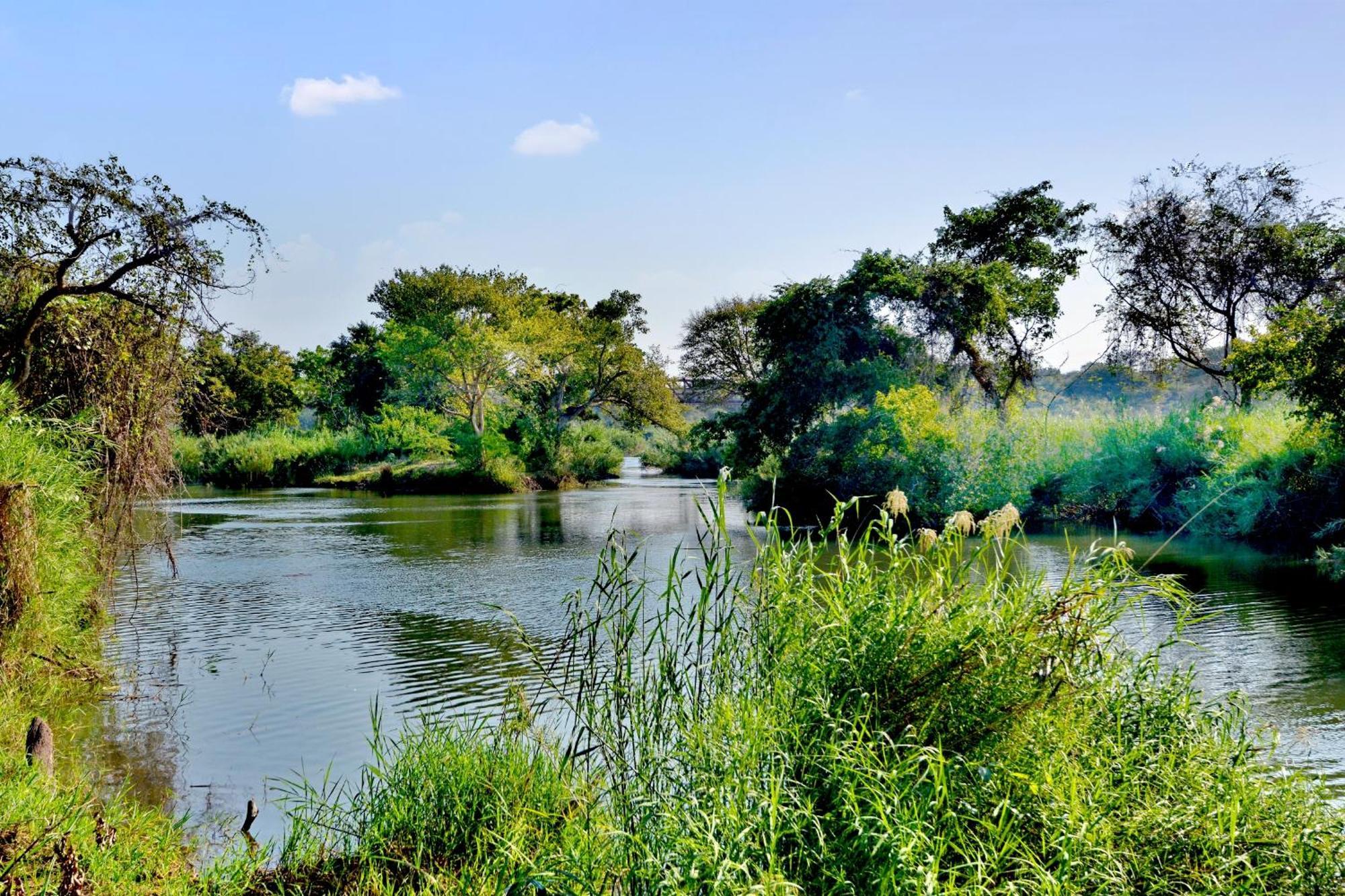Komati River Chalets Komatipoort Ngoại thất bức ảnh