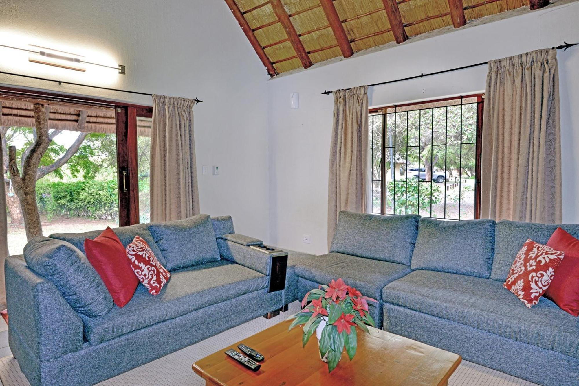 Komati River Chalets Komatipoort Ngoại thất bức ảnh