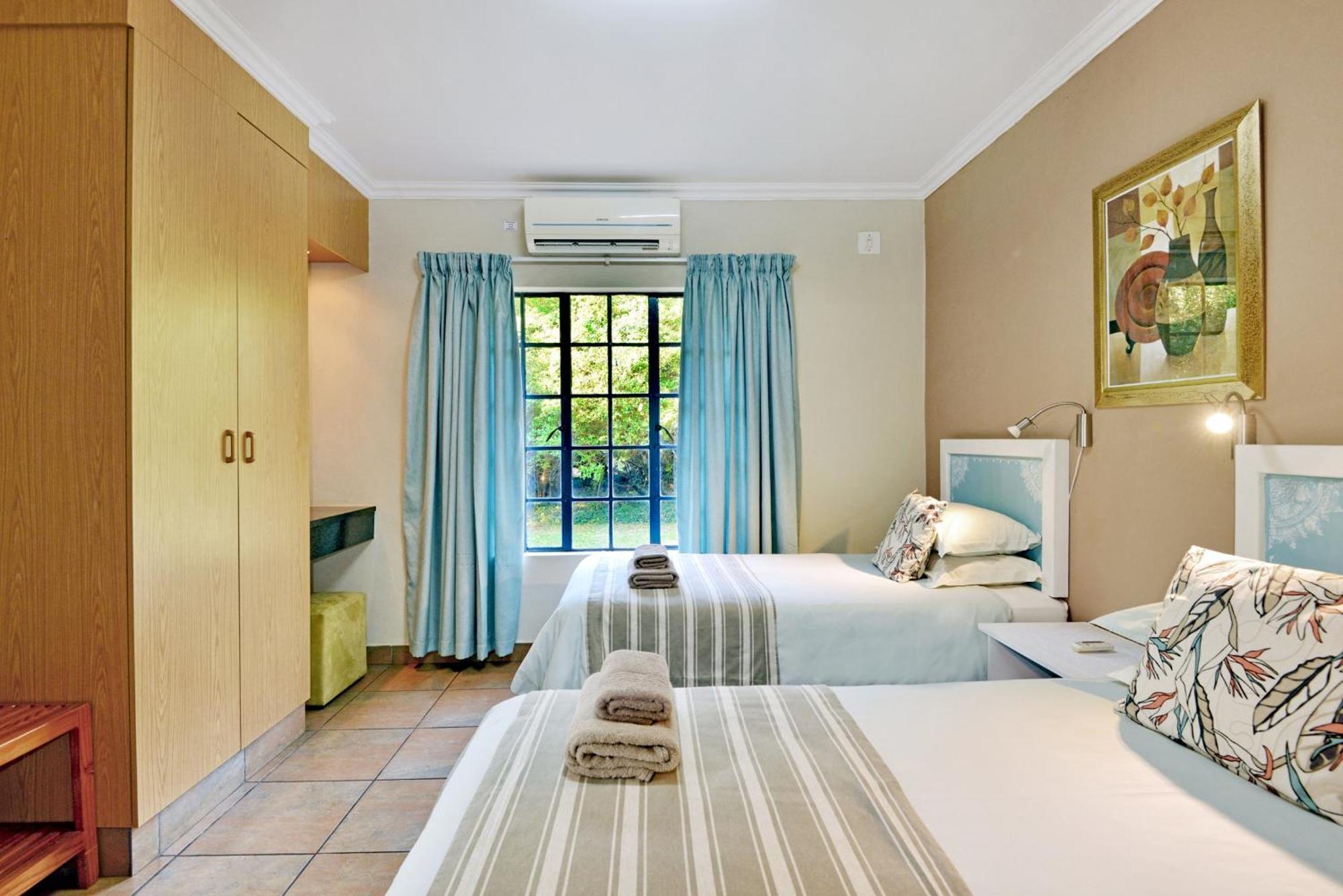 Komati River Chalets Komatipoort Ngoại thất bức ảnh