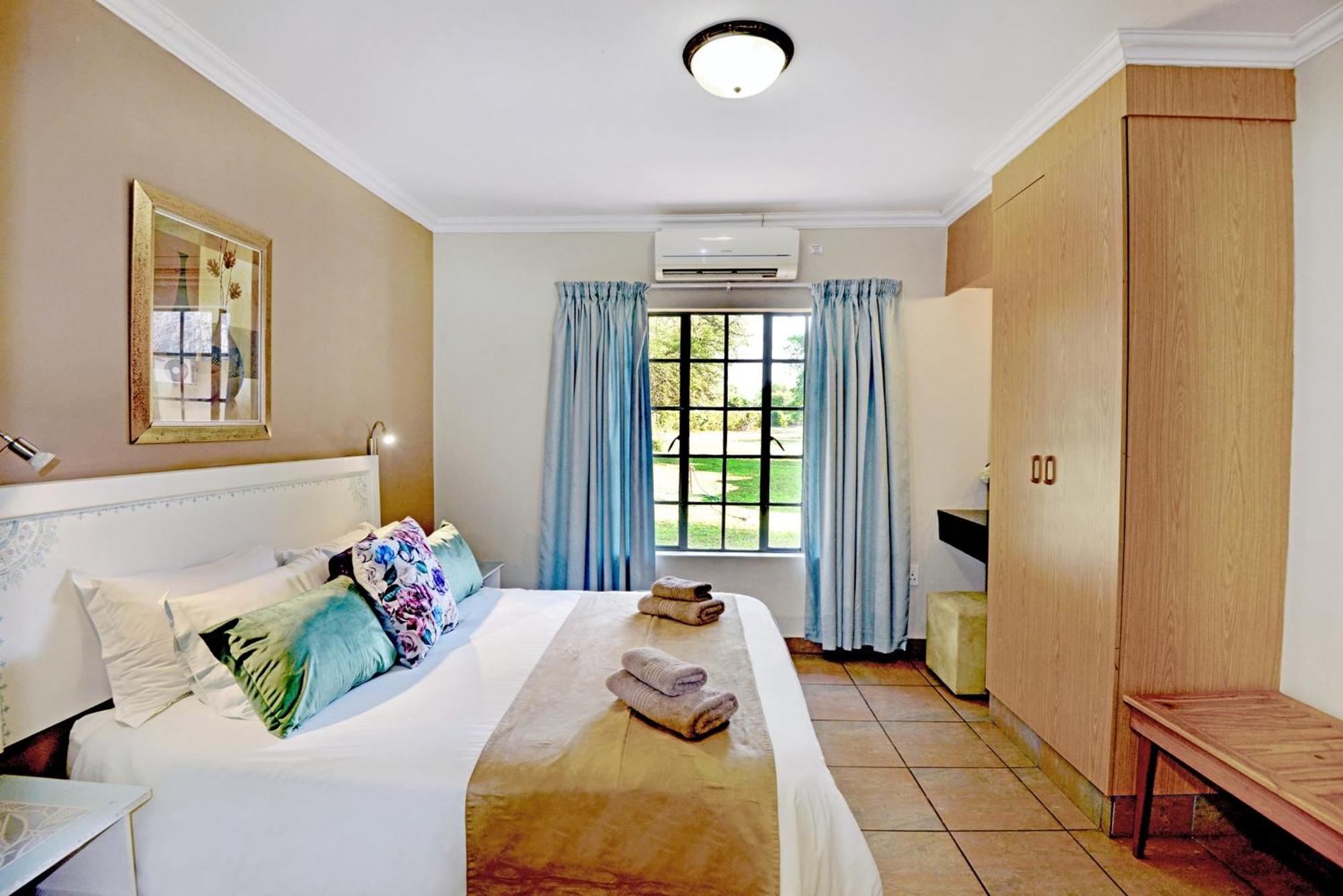 Komati River Chalets Komatipoort Ngoại thất bức ảnh