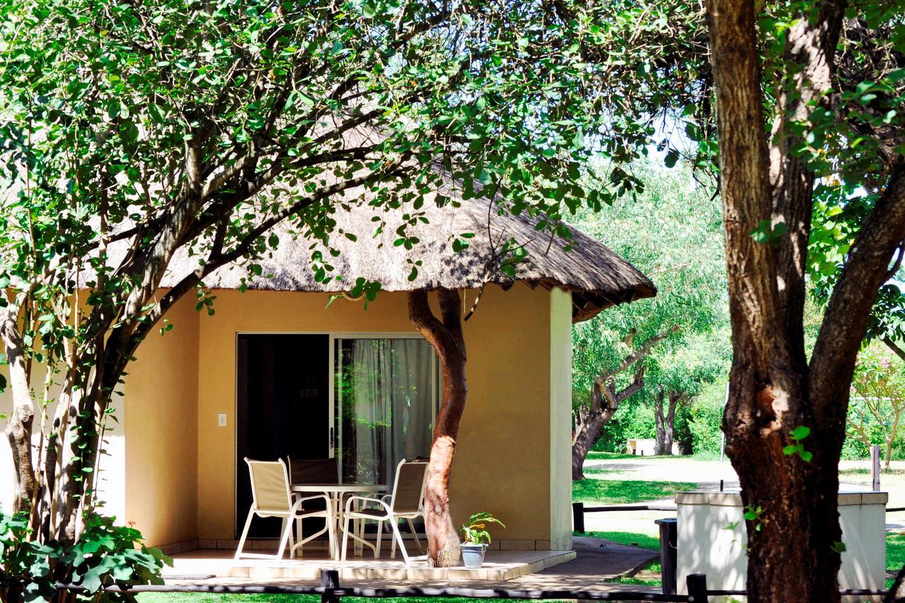 Komati River Chalets Komatipoort Ngoại thất bức ảnh