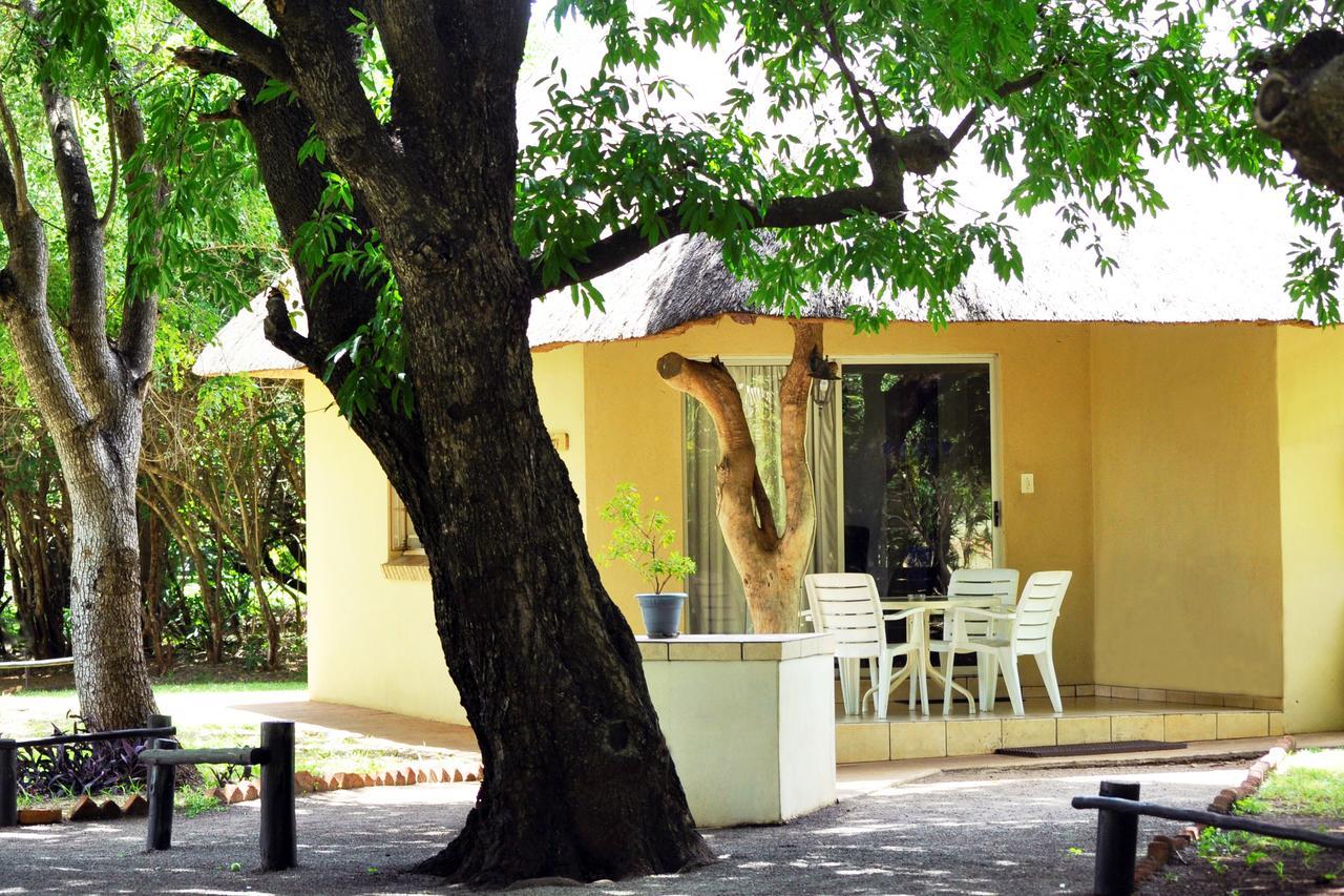 Komati River Chalets Komatipoort Ngoại thất bức ảnh