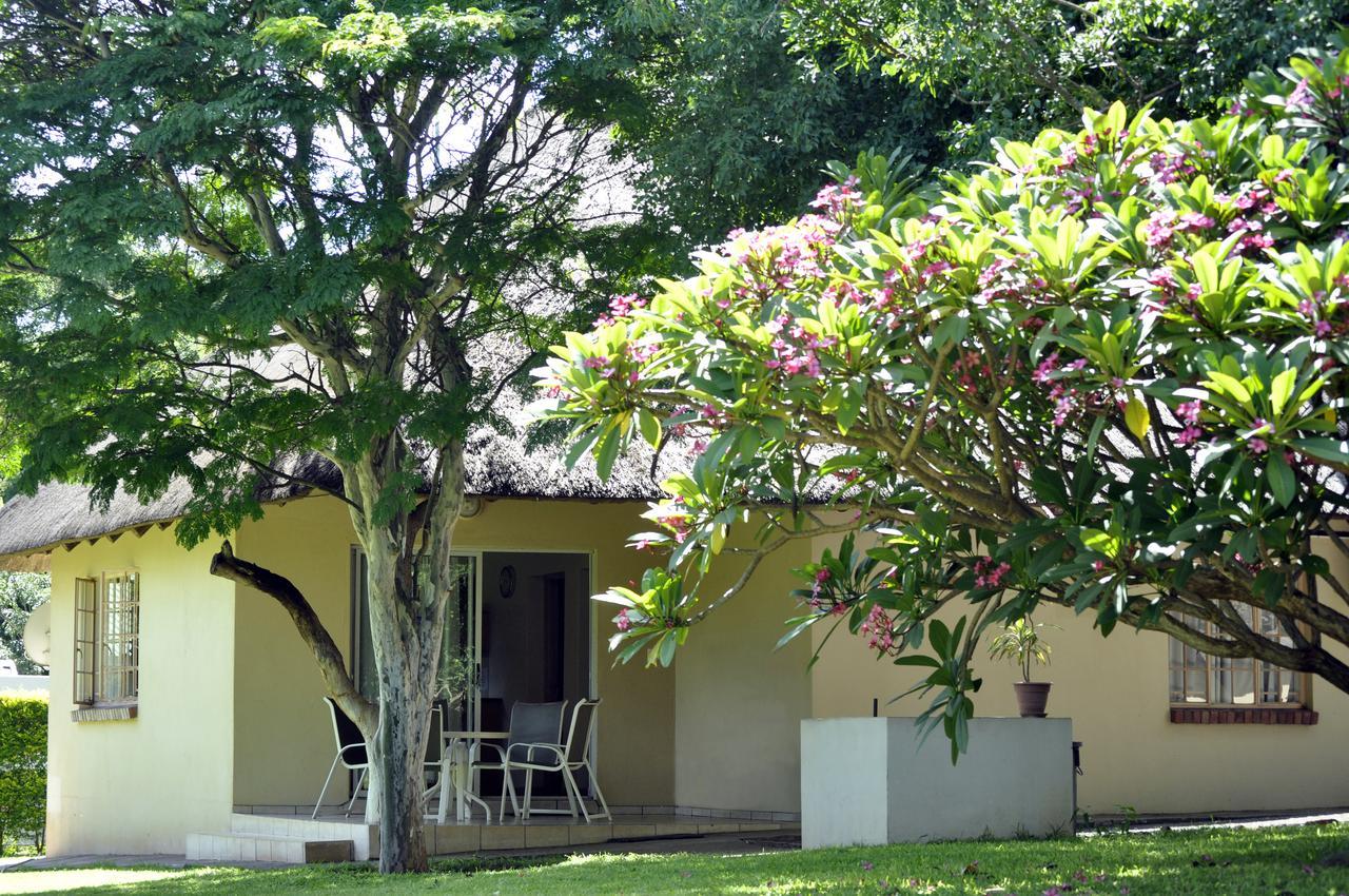 Komati River Chalets Komatipoort Ngoại thất bức ảnh